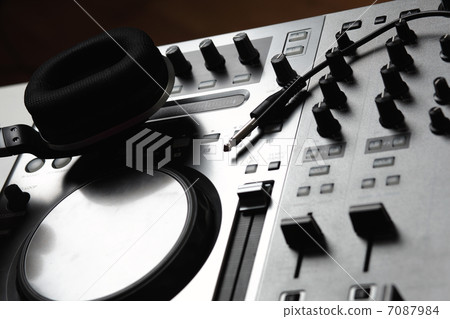dj mixer 7087984