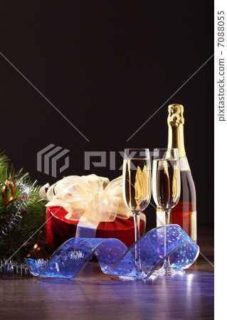Glasses of champagne at new year party 7088055