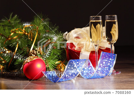 Glasses of champagne at new year party 7088160