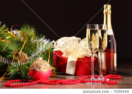 Glasses of champagne at new year party 7088448