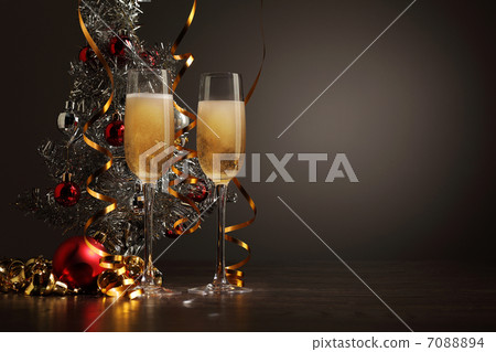 Glasses of champagne at new year party 7088894