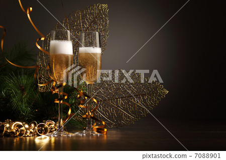 Glasses of champagne at new year party 7088901
