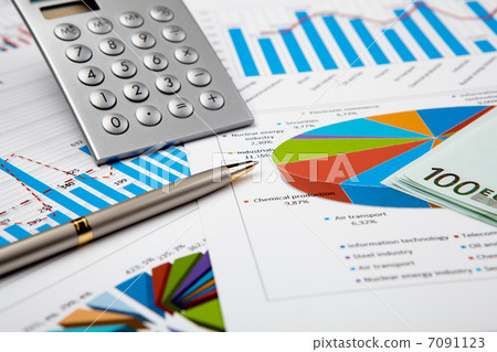 financial charts and graphs 7091123