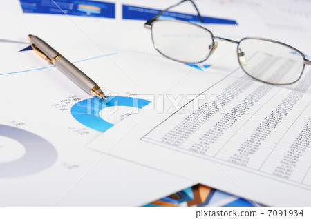 Charts and graphs of sales Charts and graphs of sales 7091934