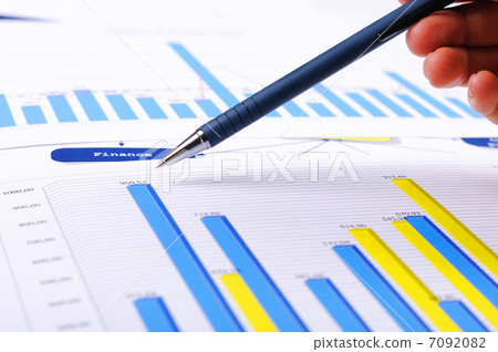 charts and graphs of sales 7092082