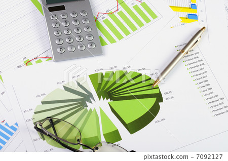 Charts and graphs of sales Charts and graphs of sales 7092127