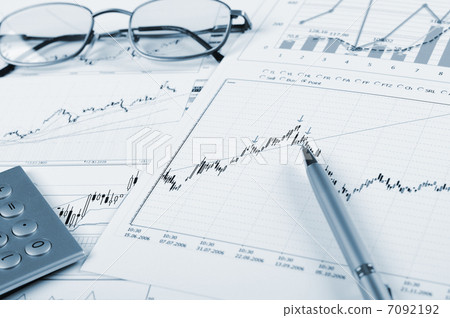 charts and graphs of sales 7092192
