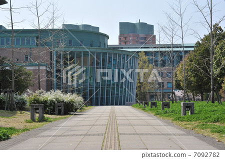 Waiting for a freshman Spring Luxury Kochi Prefectural Kochi University of Technology Kyushu University viewed from the entrance to the east 7092782