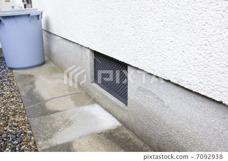 Ventilation openings under the floor of the house 7092938