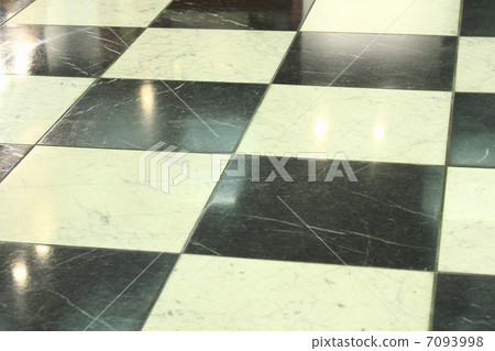 B & W check P tile floor 7093998