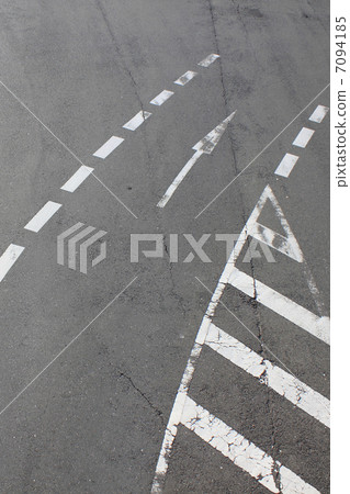 白線在路上 7094185