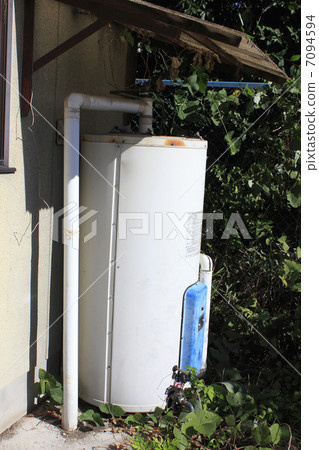 Household electric water heater left standing Household electric water heater left standing 7094594