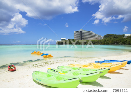 Tumon Beach on Guam 7095511