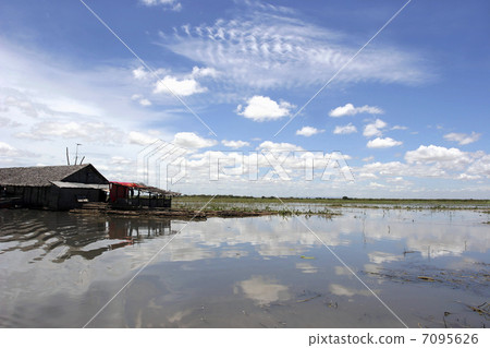 Tonle Sap Lake 7095626