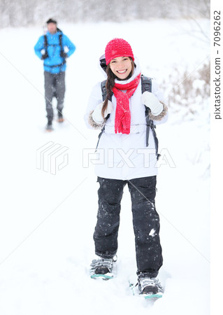 snowshoeing winter hiking snowshoeing winter hiking 7096262