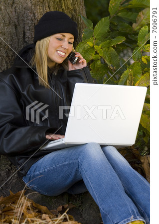 Autumnal Communication 7096791