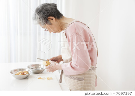 Grandma to cook Grandma to cook 7097397