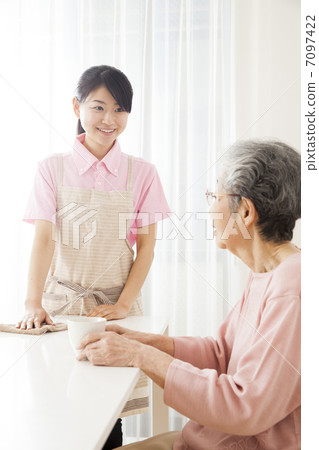 Elderly couple dining Elderly couple dining 7097422