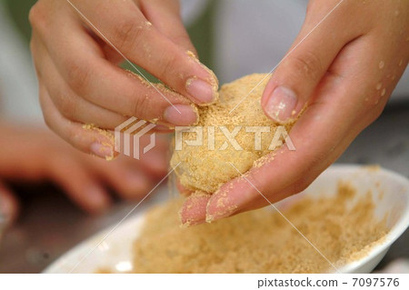 Cooking Kinako rice Kinako Ohagi Ohashi making dishes kitchen cooking Japanese food Cooking Kinako rice Kinako Ohagi Ohashi making dishes kitchen cooking Japanese food 7097576