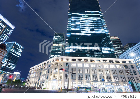 Night view of Marunouchi and JP Tower 7098625