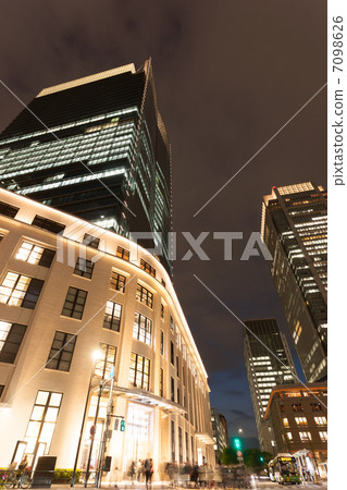 丸之內和JP塔的夜景 7098626