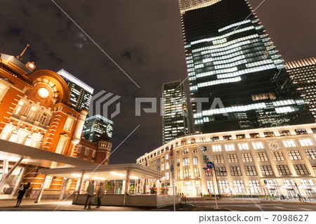 丸之內和JP塔的夜景 7098627