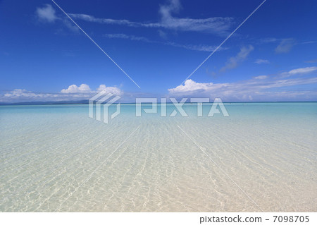 The best view Okinawa's beautiful sea The best view Okinawa's beautiful sea 7098705