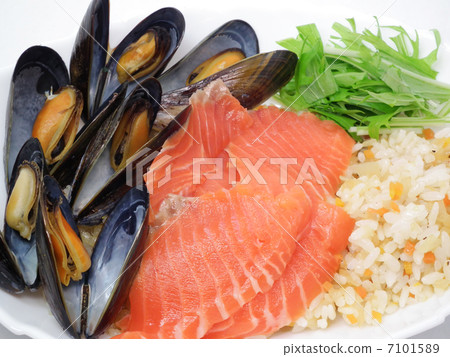 Mussels salmon pilaf Mussels salmon pilaf 7101589