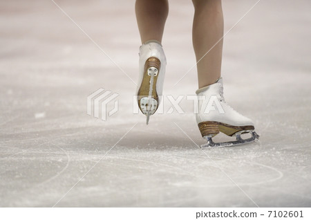 Figure skating 7102601