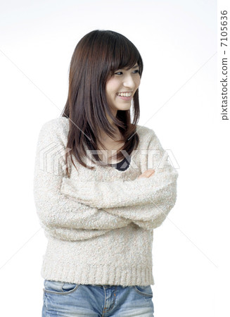 A woman with arms 7105636