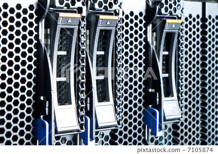 Data center 7105874