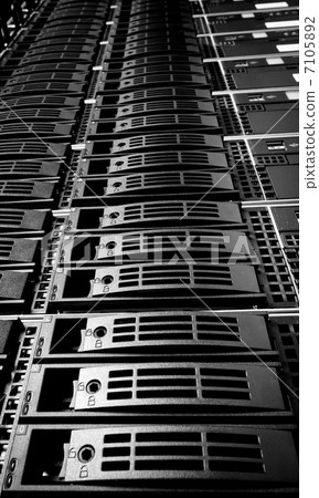 Data center 7105892