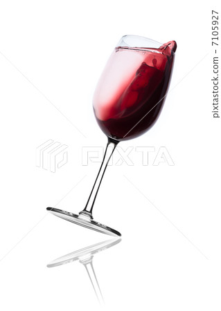 red wine splash 7105927