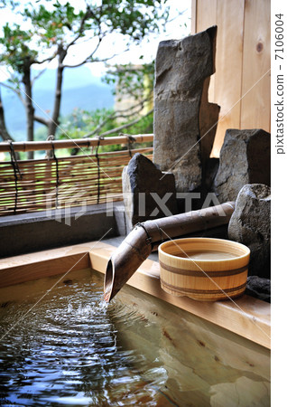 露天浴池 7106004