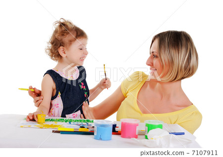 mom and her little daughter 7107911