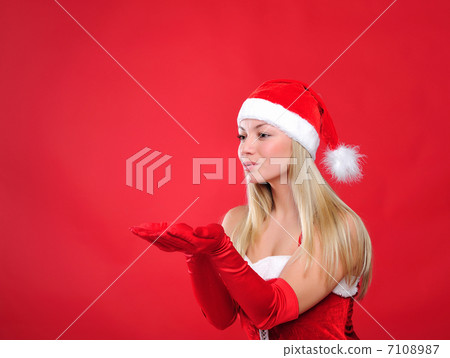 Portrait of a young charming girl Portrait of a young charming girl 7108987