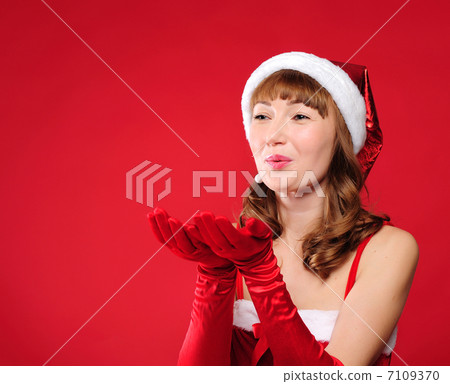 Portrait of a young charming girl Portrait of a young charming girl 7109370