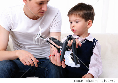 Father and his young son 7109769