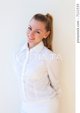 young pretty woman 7111535