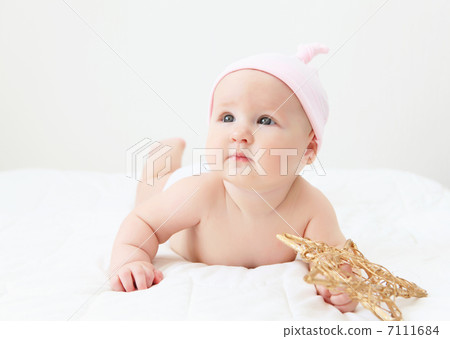 Portrait of a young child Portrait of a young child 7111684