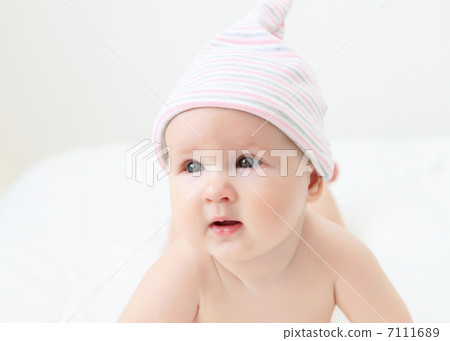 Portrait of a young child 7111689