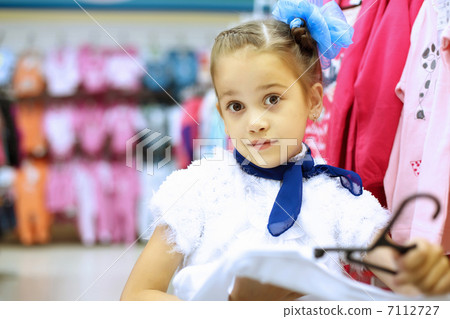 Young woman doing shopping 7112727