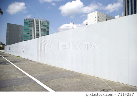 路面採用臨時圍護結構 7114227