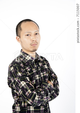 A man with arms 7115007