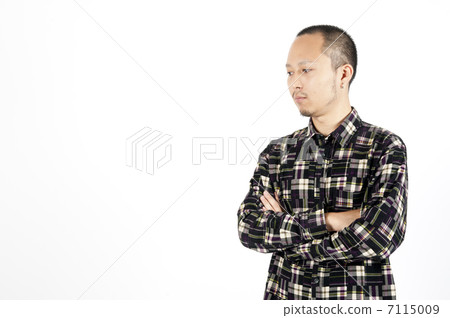 一個男人用胳膊 7115009
