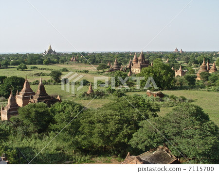 Pagoda group forested in the plain (Bagan / Myanmar) Pagoda group forested in the plain (Bagan / Myanmar) 7115700