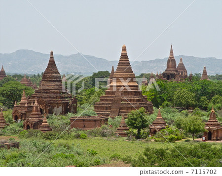 Pagoda group forested in the plain (Bagan / Myanmar) 7115702