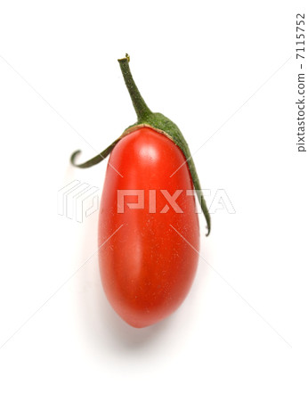 不尋常的西紅柿形狀。 不尋常的西紅柿形狀。 7115752