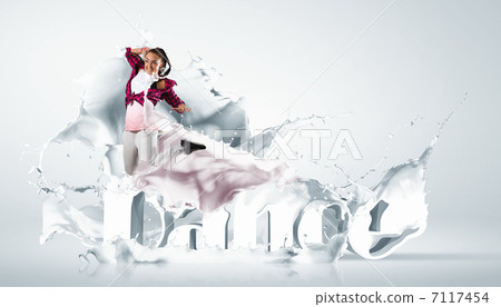 Modern style dancer 7117454
