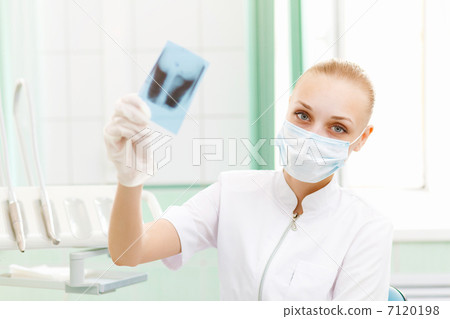 A portrait of a dental worker 7120198